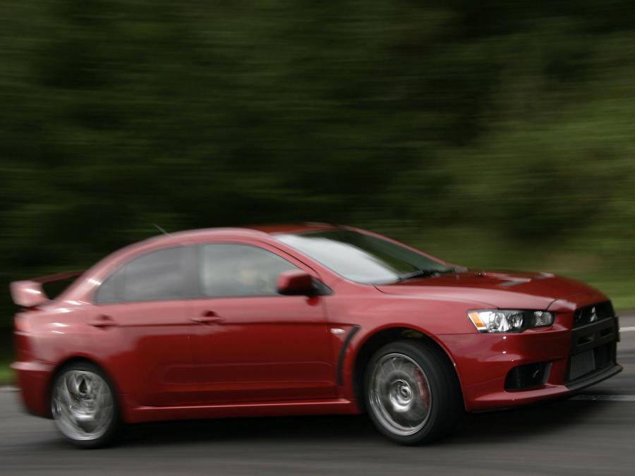  Mitsubishi Lancer Evolution X 2008 года  (EU) (фото 5 из 21)